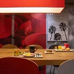 Ibis Centre 3*