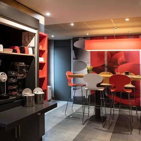 Hotel Ibis Centre 3*