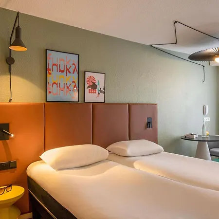 Ibis Centre 3*